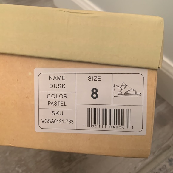 Very G sandals size 8 Pastel tie dye print - Picture 5 of 5